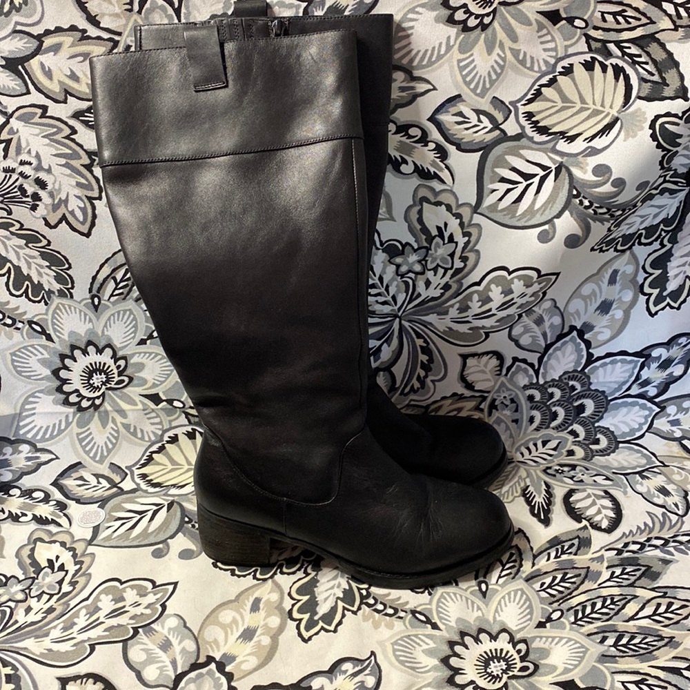 Black boots